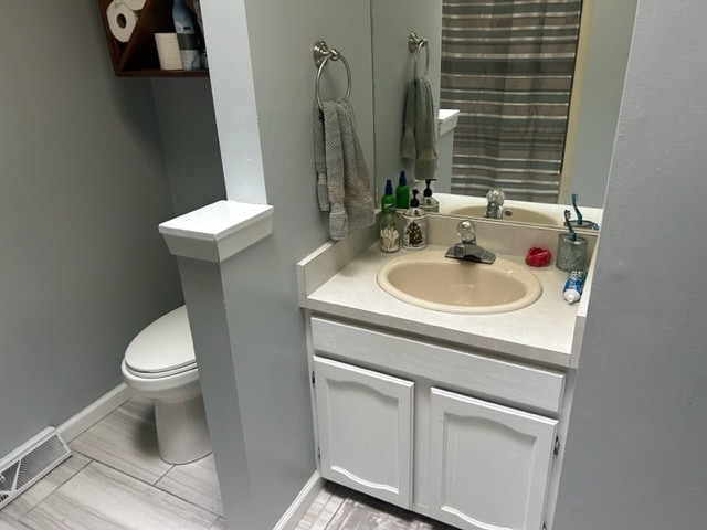 bathroom 1 - 2130 Hammond Pl E