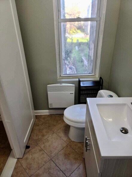 Bathroom - 1617 N 18th St