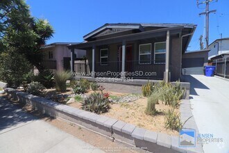 Building Photo - 2BR/1BA HOUSE w/ DRIVEWAY + GARAGE, WASHER...