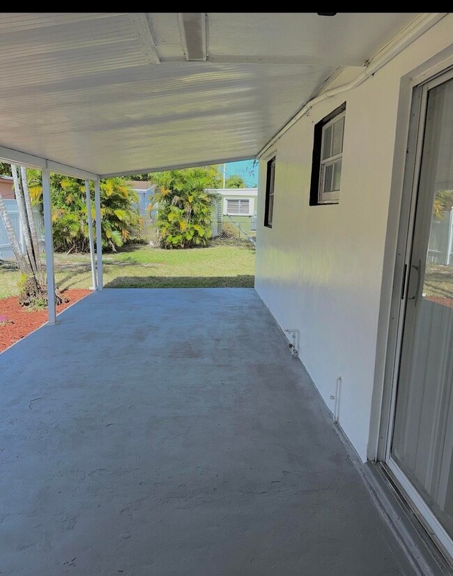 Building Photo - 20701 NW 34th Ct