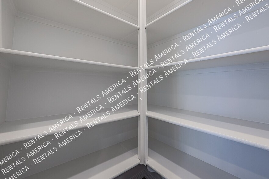 Building Photo - 3725 E Turley St