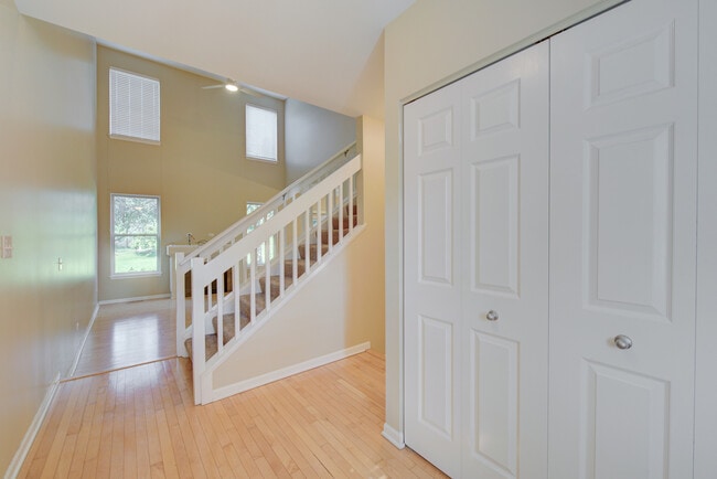 Building Photo - 880 Countryfield Ln