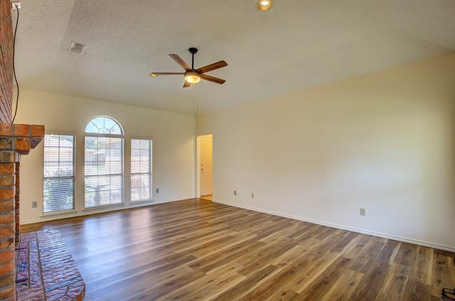 Building Photo - 7909 Tree Leaf Ln