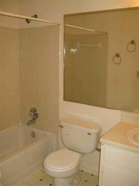 Building Photo - 888 Highland Terrace NE