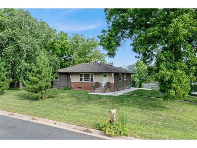 Building Photo - 1435 Englert Rd
