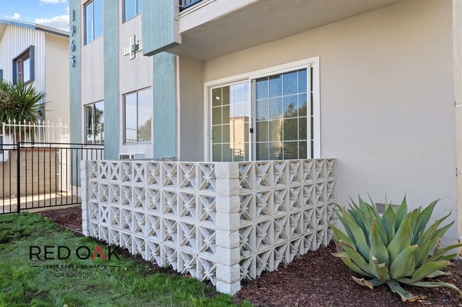 Building Photo - 1965 S Garth Ave