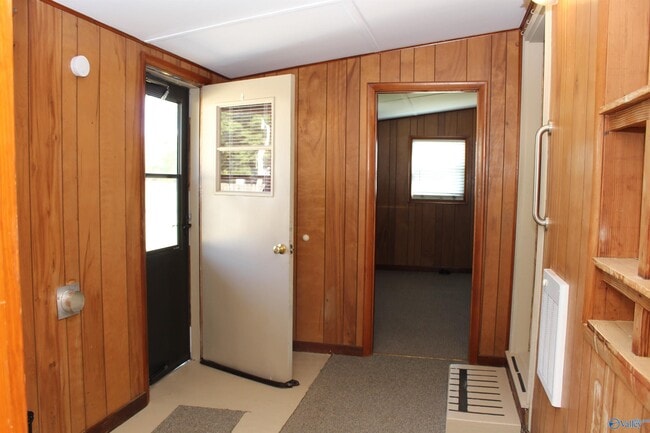 Building Photo - 152 Clutts Rd