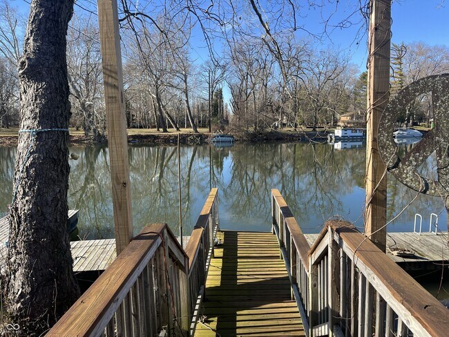 Building Photo - 1480 E 71st St