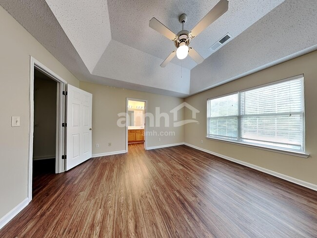 Building Photo - 2901 Horseshoe Bend Rd SW