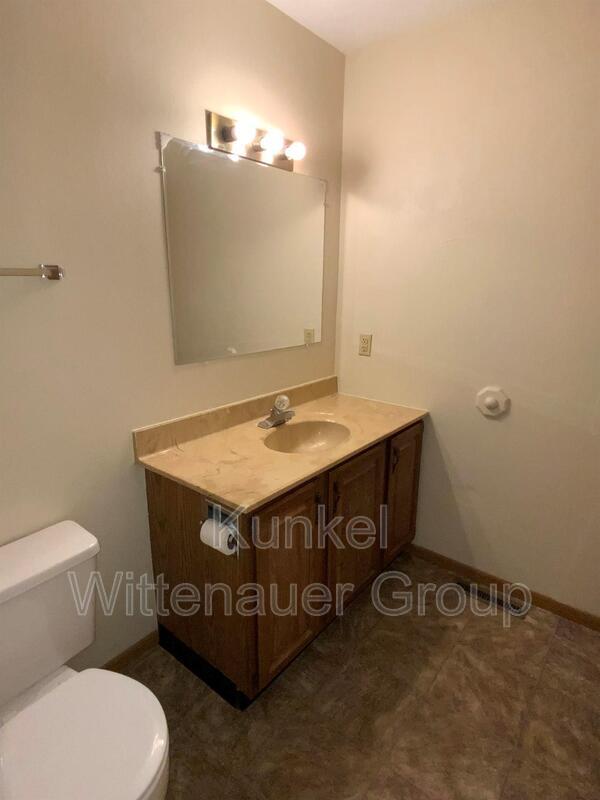 Building Photo - 700 Ganim Dr