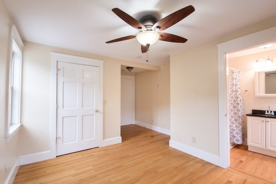 Building Photo - 51 Kingston Ave