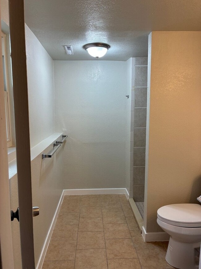 Building Photo - 1125 Peterson Rd