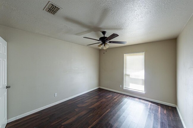 Building Photo - 15702 Pagehurst Dr