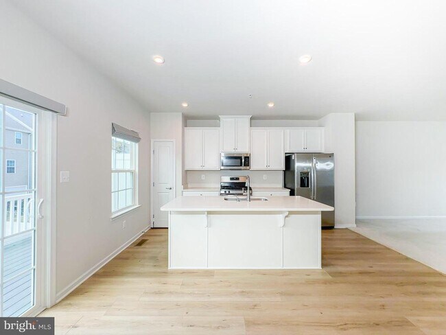 Building Photo - 72 Caswell Dr