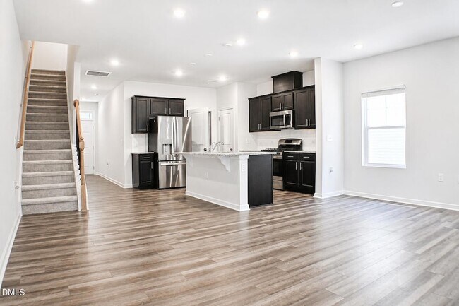 Building Photo - 225 Peebles Dr