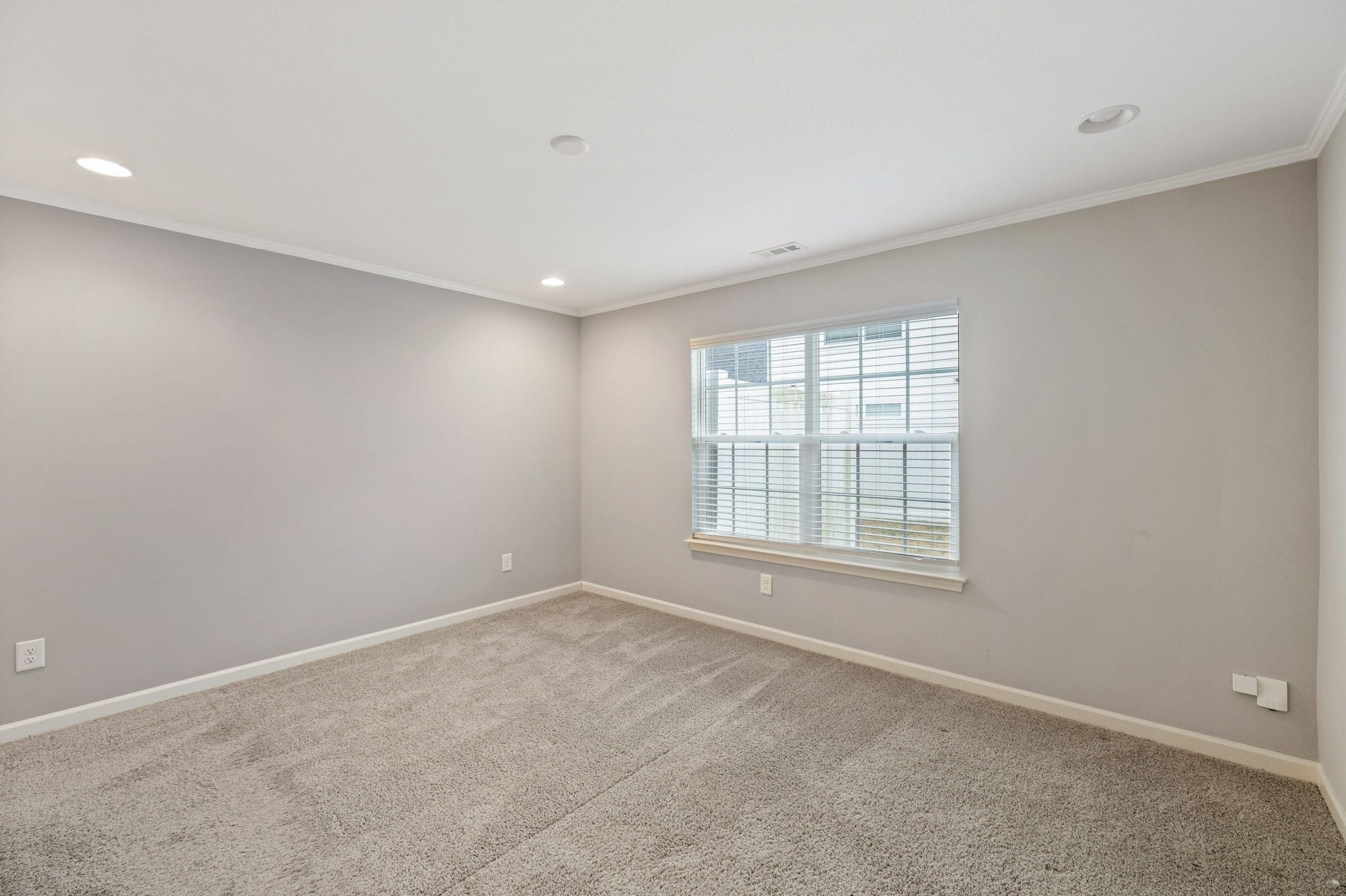 Building Photo - 3219 Clemons Cir