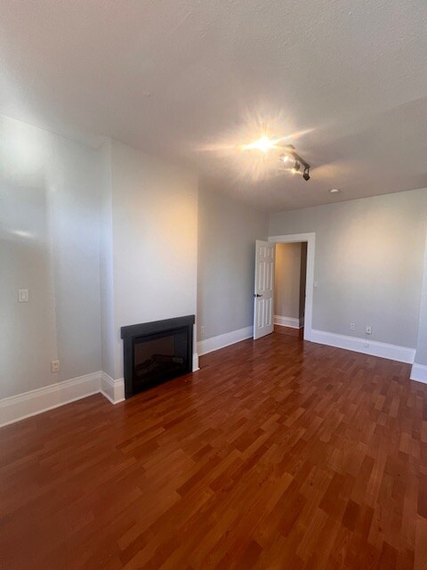 Building Photo - 312 E Olive Pl