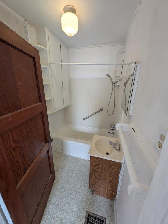 Building Photo - 516 Walnut St