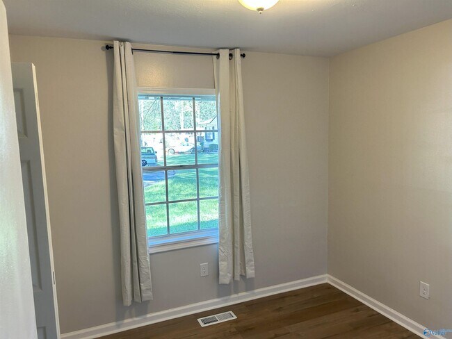Building Photo - 3815 Ridgecrest Cir SW
