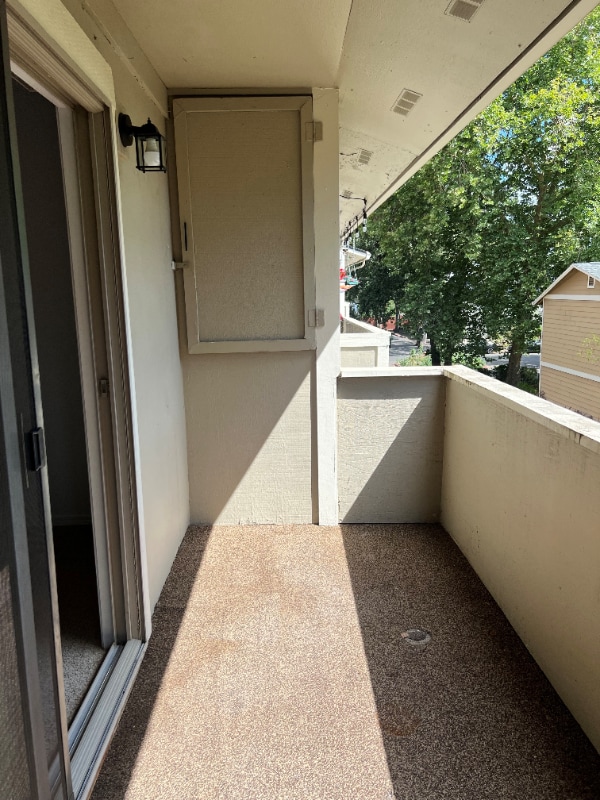 Building Photo - 17260 SW Heritage Ct