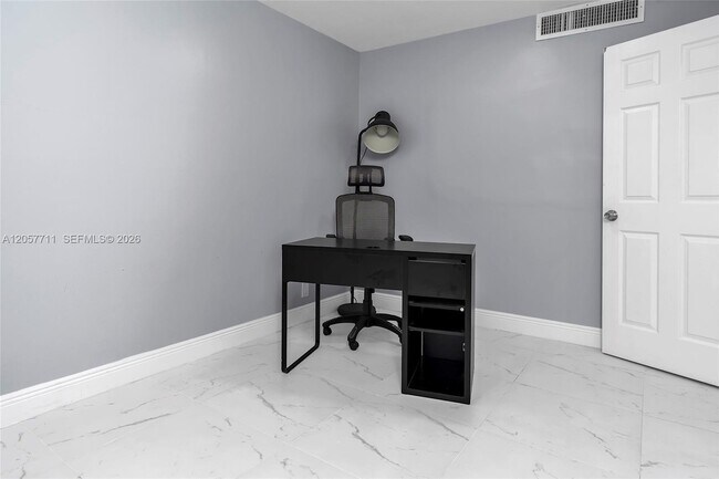 Building Photo - 3300 Spanish Moss Terrace