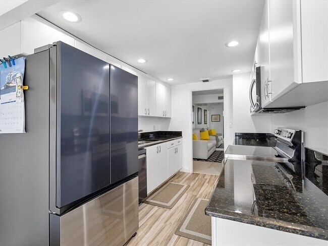 Building Photo - 3400 Galt Ocean Dr