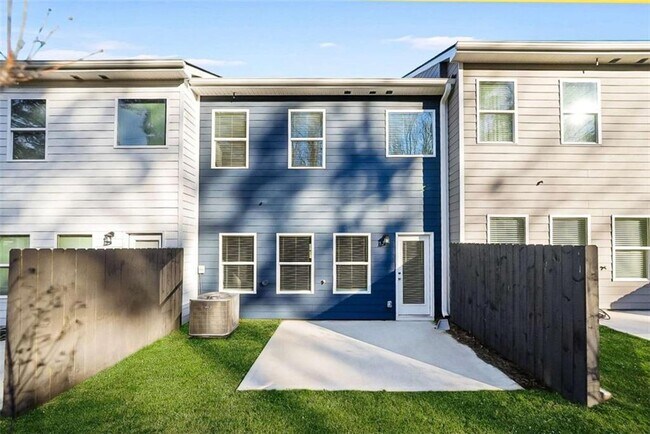 Building Photo - 1328 Riverstone Rd