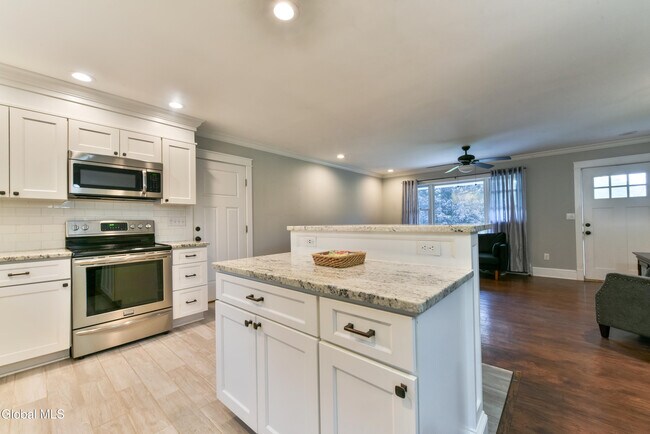 Building Photo - 434 Burgoyne Rd