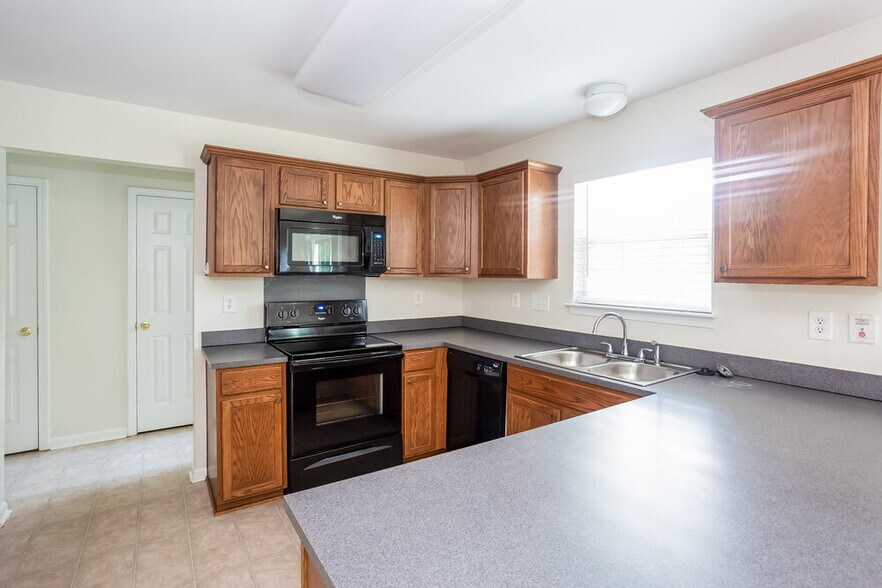 Building Photo - 10408 Sparrow Springs Ln