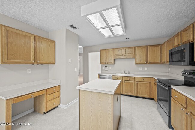 Building Photo - 4736 Kernan Mill Ln E