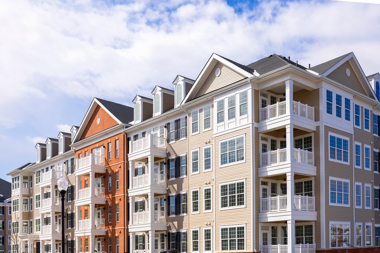 Creekstone Village Apartments Pasadena