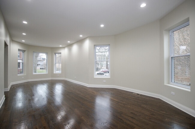 Building Photo - 5738 S Sangamon St