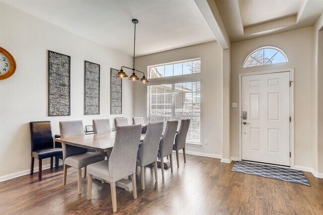 Building Photo - 1204 Utopia Ln