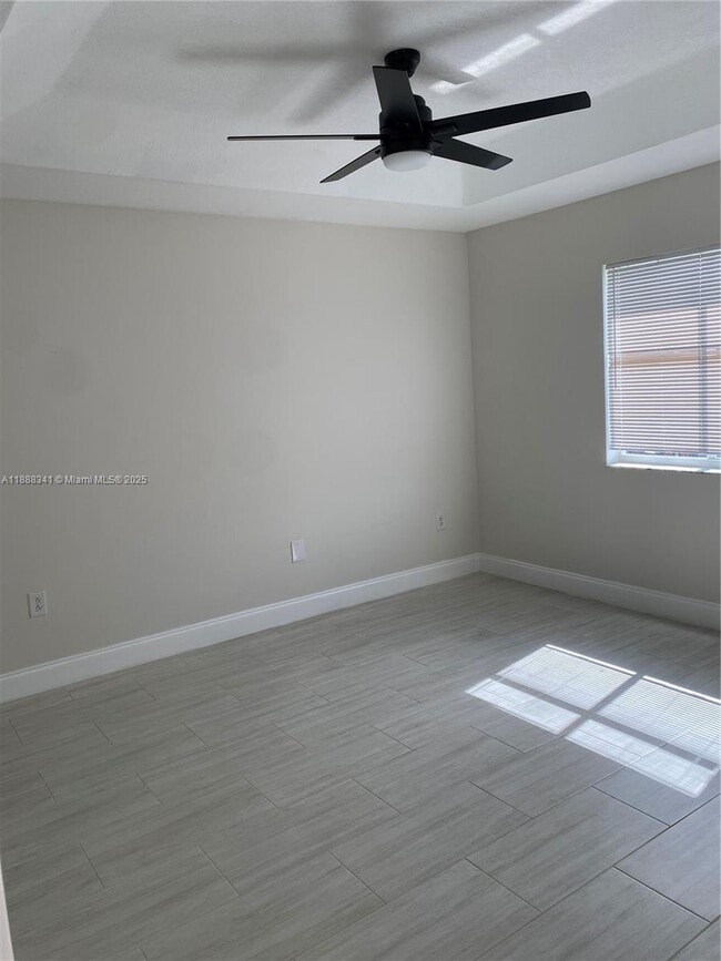 Building Photo - 14102 SW 120th Ct