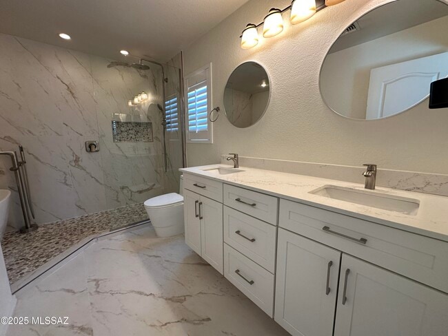 Building Photo - 1077 W Sea Star Dr