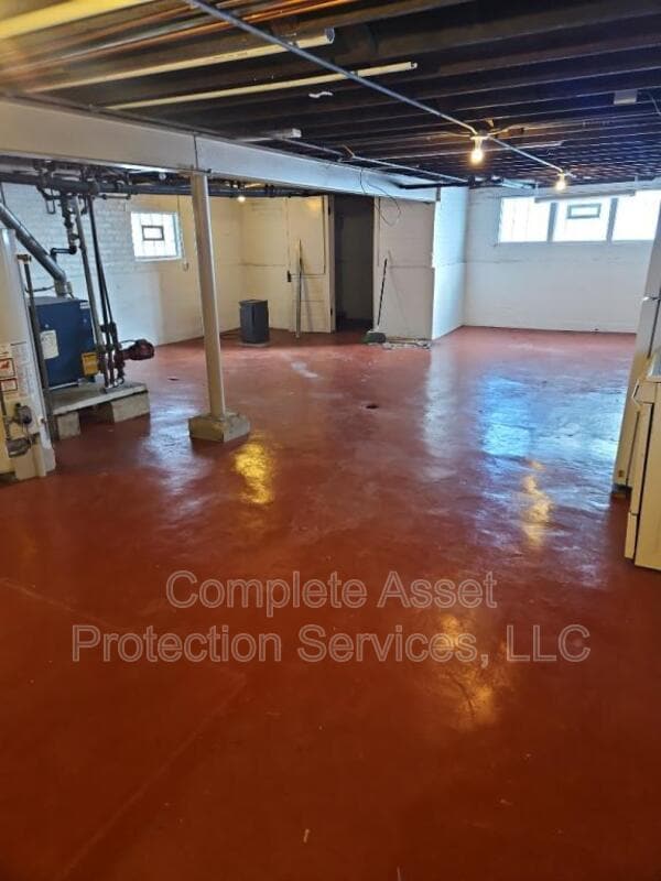 Building Photo - 1726 Davis Ave