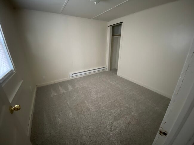 Building Photo - 118 7th St