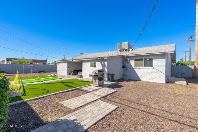 Building Photo - 7405 E Almeria Rd