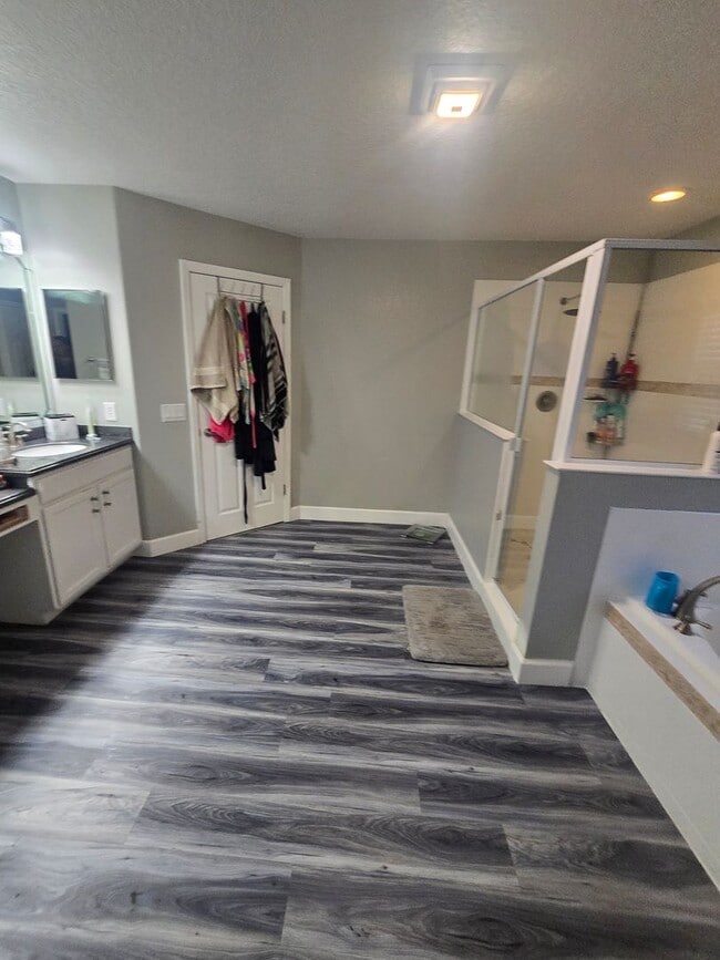 Building Photo - 510 Brookeshire Dr