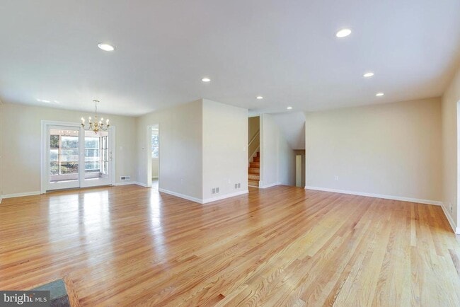 Building Photo - 1013 Westbriar Dr NE