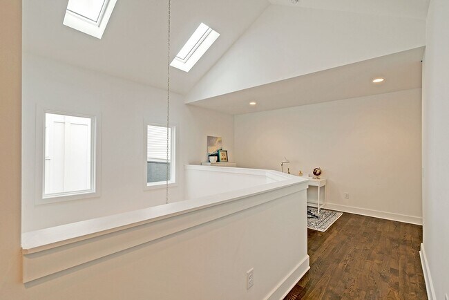 Building Photo - Modern West Nashville Living Near The Nations
