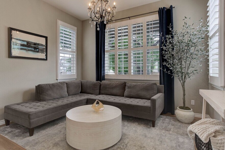 Building Photo - 3070 Redhaven Way