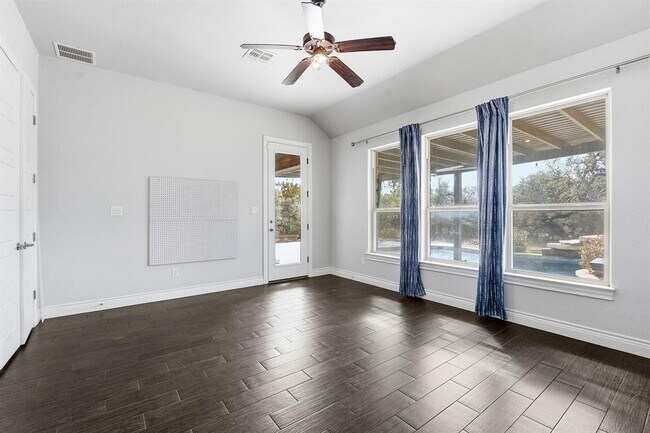 Building Photo - 468 Lloyd Ln