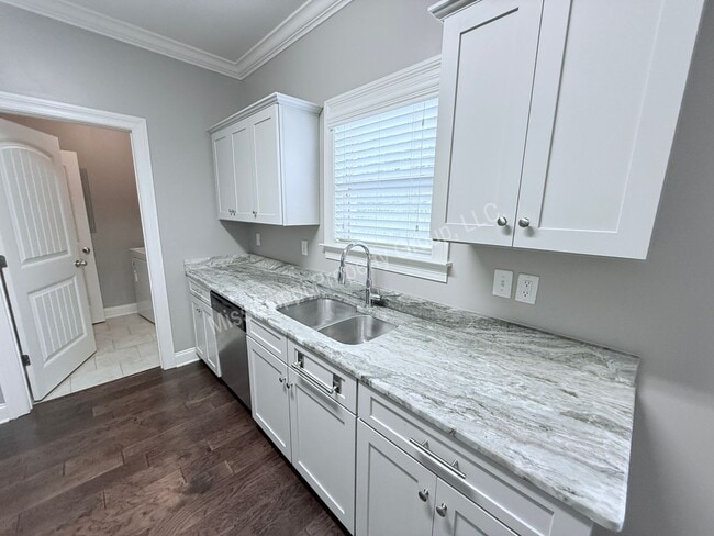 Building Photo - 4BD / 4.5BA FOR RENT