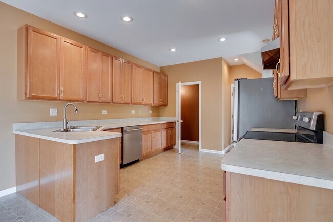 Building Photo - 662 Chaney Ct