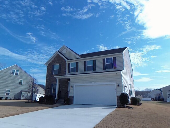Primary Photo - Large Single Home in The Woodlands On Fish...