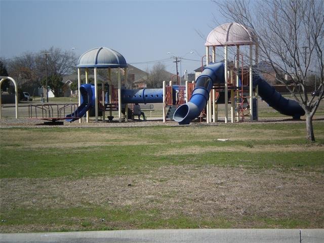 Building Photo - 5900 Ozark Dr