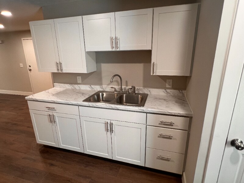 Building Photo - 110 Main St