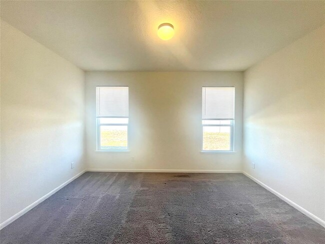 Building Photo - 25206 Sierra Mnr Ct