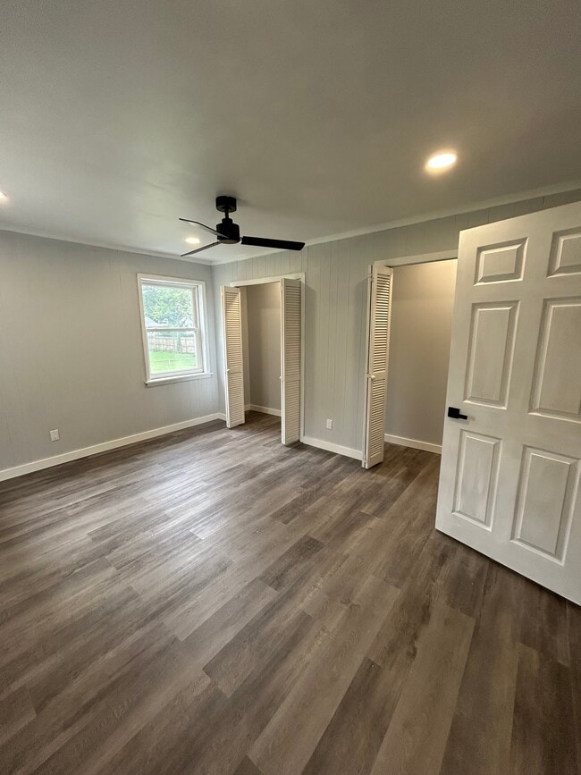 Building Photo - 236 Riggs Ave